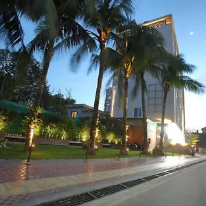 4* Hotel Empyrean Centre