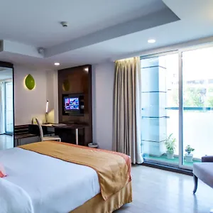 4* Hotel Platinum